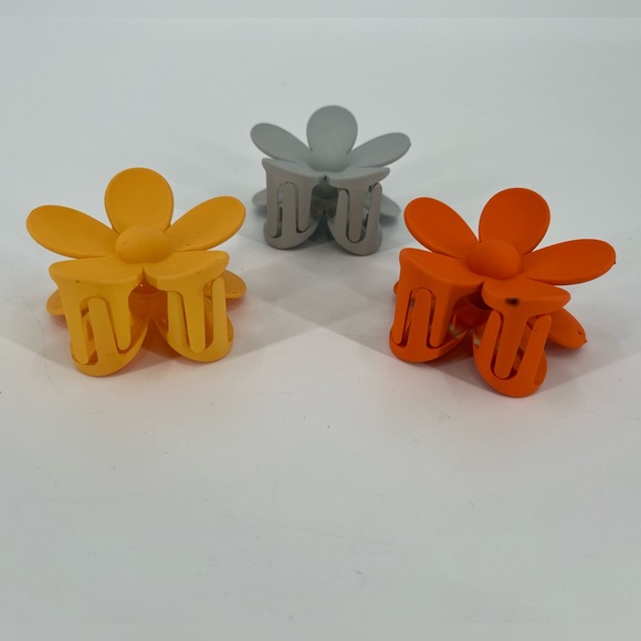 3 Daisy Flower Claw‎ Clips - Picture 2 of 4